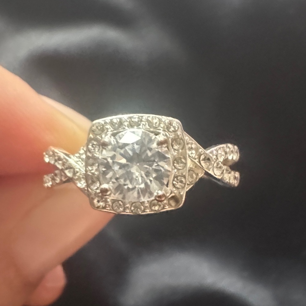 Sterling Silver CubicZirconia Halo Twist Ring in Silver,Princess-cut silver ring - Picture 6 of 6